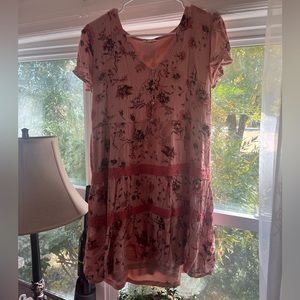 XL pink floral dress. Knee length